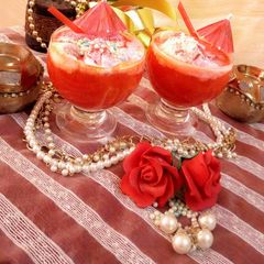 A picture of Tropical Cupid Float.
