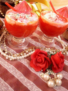 A picture of Tropical Cupid Float.