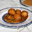 Albóndigas de pollo en salsa de pimientos con soja