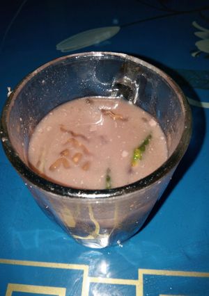 Hình của món Chè đậu đỏ ăn với nước đá.