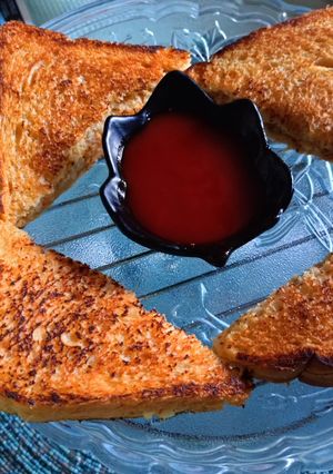 तवा सैंडविच (tawa sandwich recipe in Hindi) रेसिपी मुख्य फोटो