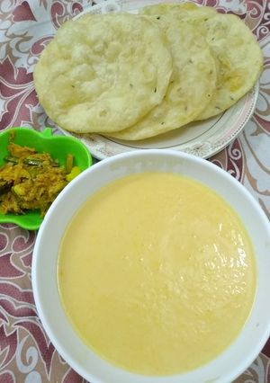 A picture of Mango poori.
