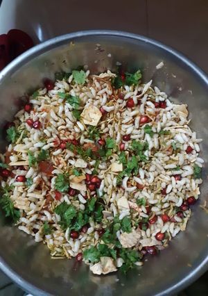 चटपटी भेलपुरी(chatpati bhelpuri recipe in hindi) रेसिपी मुख्य फोटो