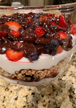 A picture of Yogurt, Granola, Fruit & Fudge Christmas Delight.