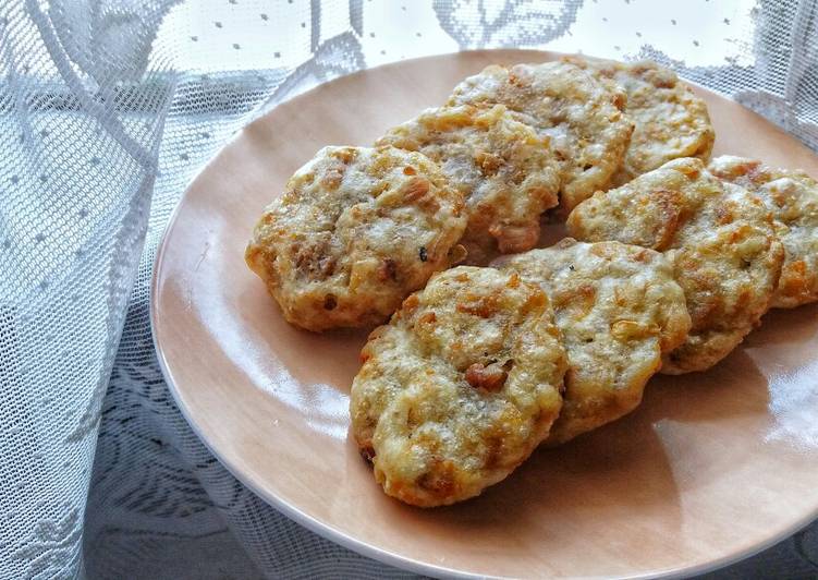 Cireng Ayam / Fried Chicken and Tapioca Cakes