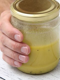 Egyszerű vinaigrette öntet recept fotója