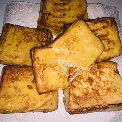 A picture of French Cheese sandwich.