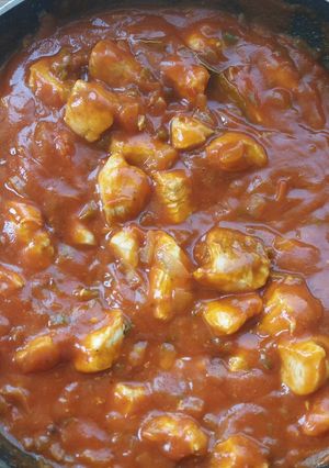 Una foto de Pollo con tomate