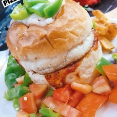 A picture of Pizza Burger.