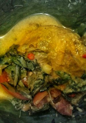 Foto resep Ayam Pedas Kemangi Kemas Daun Pisang