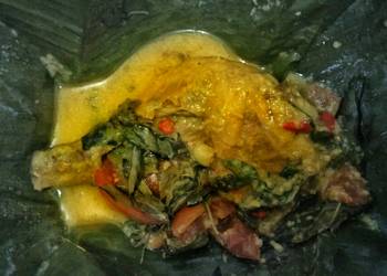 Resep Populer Ayam Pedas Kemangi Kemas Daun Pisang Ala Warung