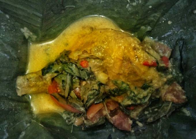 Ayam Pedas Kemangi Kemas Daun Pisang