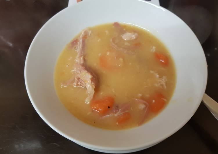 My Ham Shank Soup (Thick pea soup)