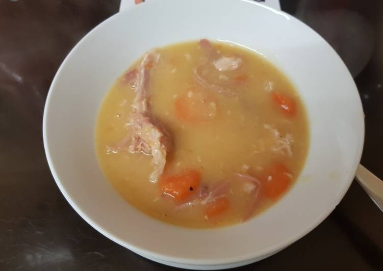 Recipe of Speedy My Ham Shank Soup (Thick pea soup)