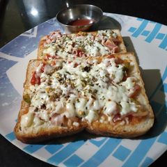 A picture of Bread pizza.