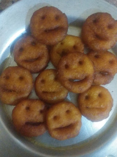 பொட்டேட்டோ ஸ்மைலி (Potato smiley Recipe in Tamil) செய்முறை முக்கிய புகைப்படம்
