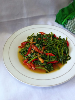 Foto resep Tumis kangkung saos tiram ala Resto (tips agar warna kangkung tetap hijau)