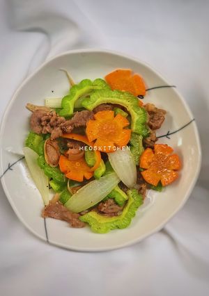 Hình của món Khổ qua, cà rốt xào thịt dê.