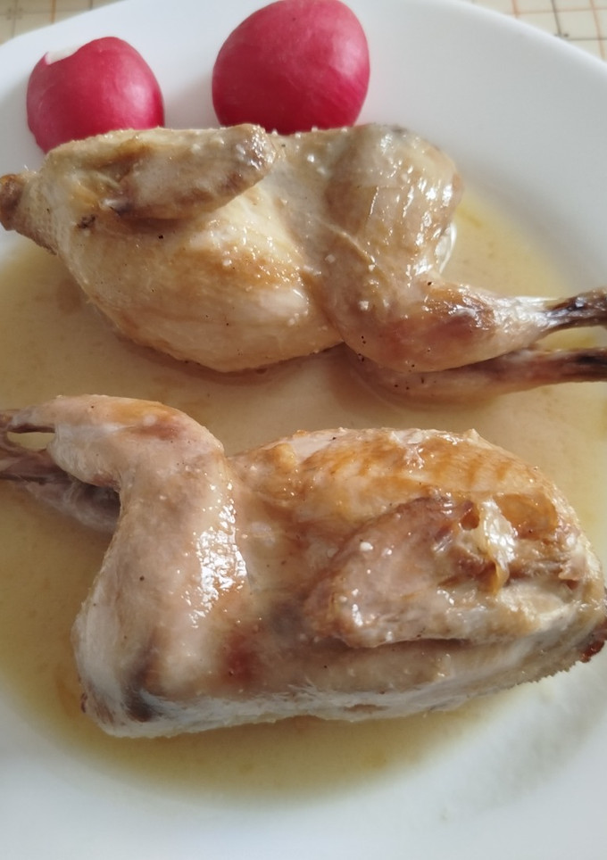 Una foto de Codornices en salsa