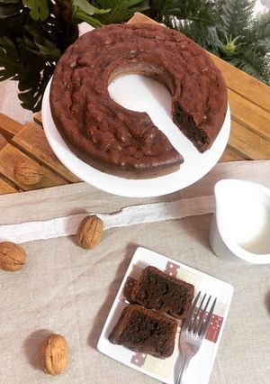 Une photo de Gâteau moelleux au yaourt et cacao en poudre