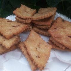 A picture of Onions crackers 😋.