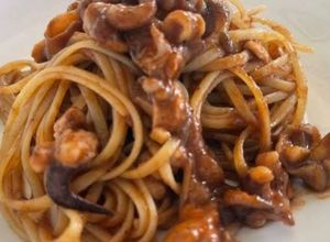 Foto di Linguine con Calamari al Sugo