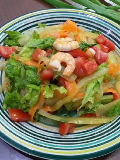 Foto resep Vegetables salad with shrimp