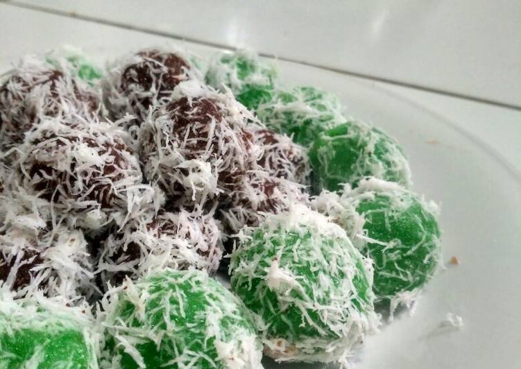 resep cara membuat Klepon singkong coklat pandan