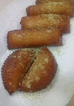 A picture of Bread roll with cheese.