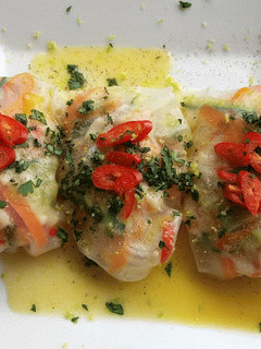 Una foto de Rollitos de langostinos y bacalao