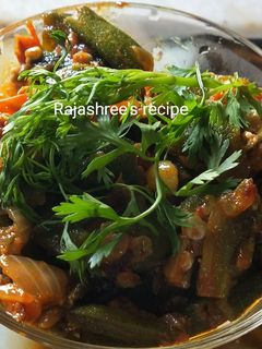 भेंडी मसाला (bhendi masala recipe in marathi) रेसिपी चे मुख्य फोटो