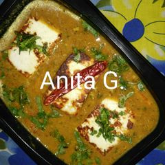 A picture of Paneer tikka masala.