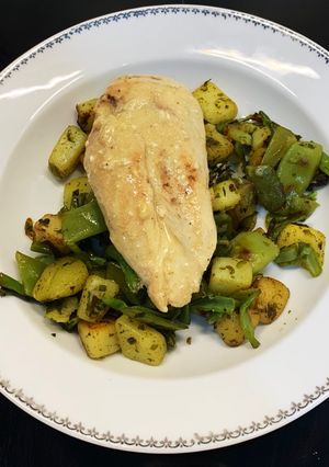 Une photo de Poulet sauce moutarde & Poêlée de Légumes