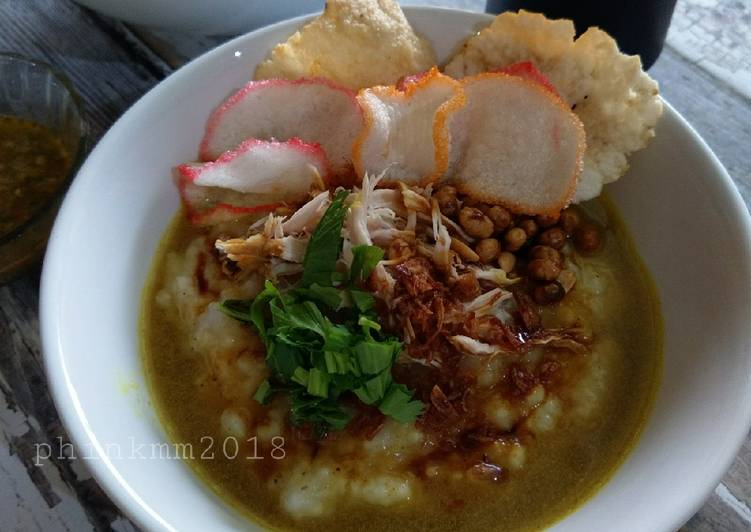 Bubur ayam kuah gurih