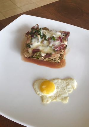 Una foto de Tarta de hoja de remolacha y berenjena (sin masa)