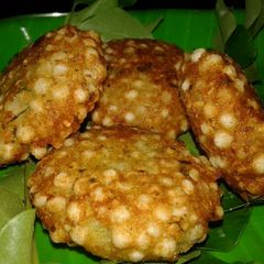 A picture of Sabudana vada.