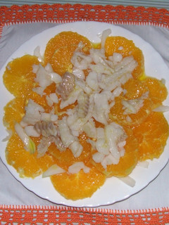 Una foto de Naranjas con bacalao