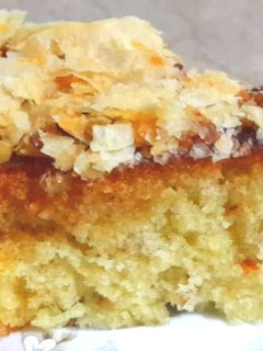 A picture of Walnut almond cake.