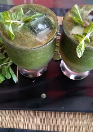 A picture of Cucumber mint cooler.