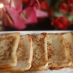A picture of French toast.