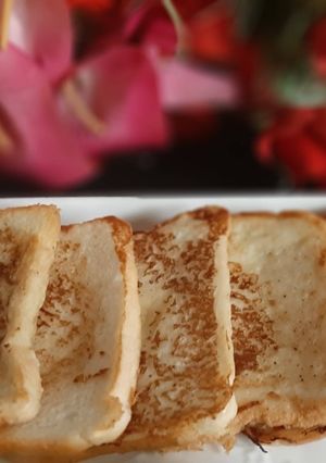A picture of French toast.