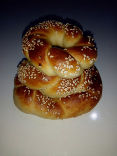 A picture of Sesame bread.