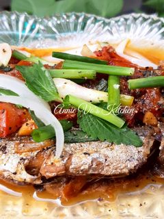 Hình của món Cá nục sốt cà.