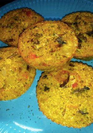 Una foto de Muffins salados de quinoa, champiñones y tomate 🍅