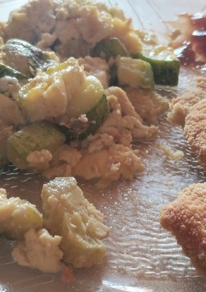 Una foto de Revuelto de zucchinis con huevo 🥚