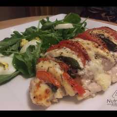 A picture of Pollo Caprese Fit.