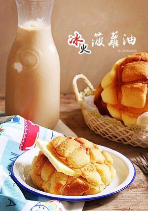 茶餐廳傳統點心冰火菠蘿油 的食譜成品照片
