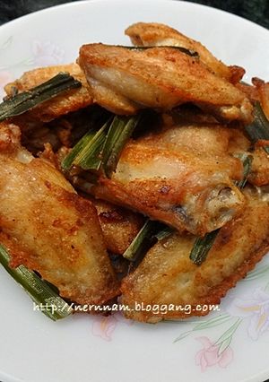 รูปของ ไก่ทอดใบเตย