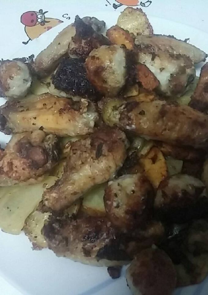 Una foto de 433 Alas y patatas al ajillo