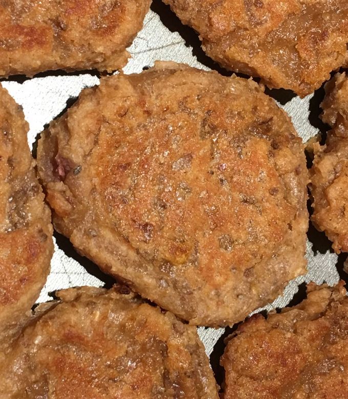 Una foto de Galletas de puré de manzana y pera con NESTUM® de banana y semillas de chía